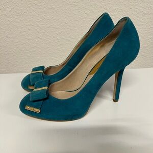 Michael Kors Turquoise Heels with front bow size 7.5